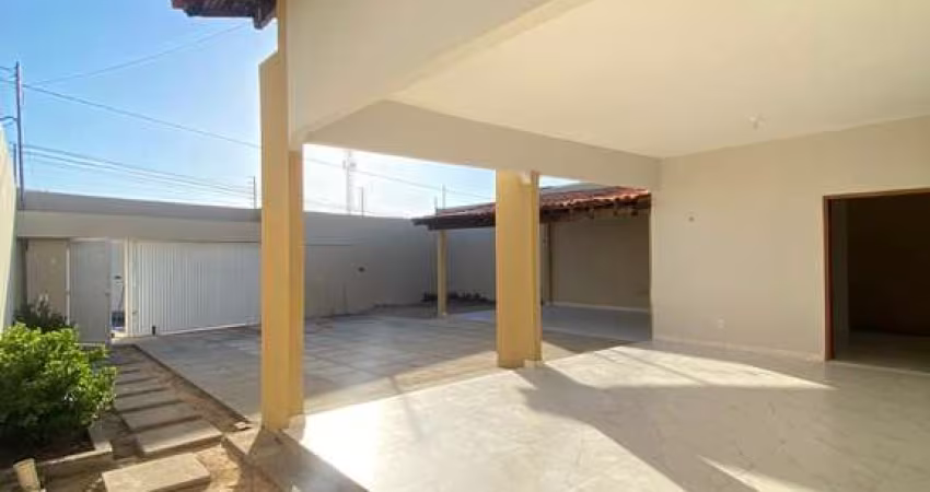 Casa Ampla com 390m² de Área Privativa à Venda- Recanto das Palmeiras