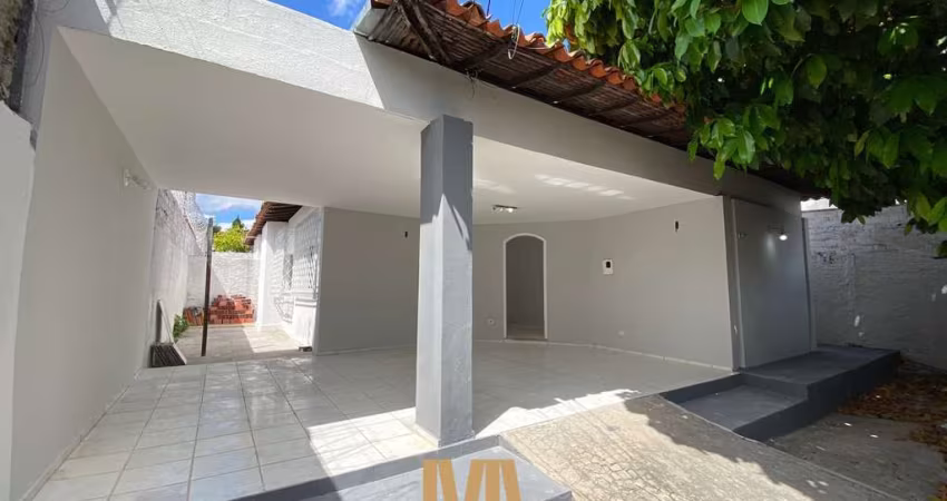Aluga-se | Casa com 03 Quartos | 390m² no Bairro de Fátima