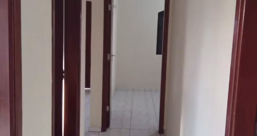 Casa com dois terrenos, idicula, varanda, no melhor bairro de itai
