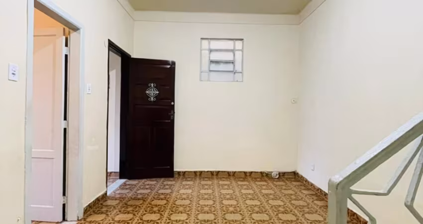 Casa única frente de rua 3 quartos e terraço - Penha