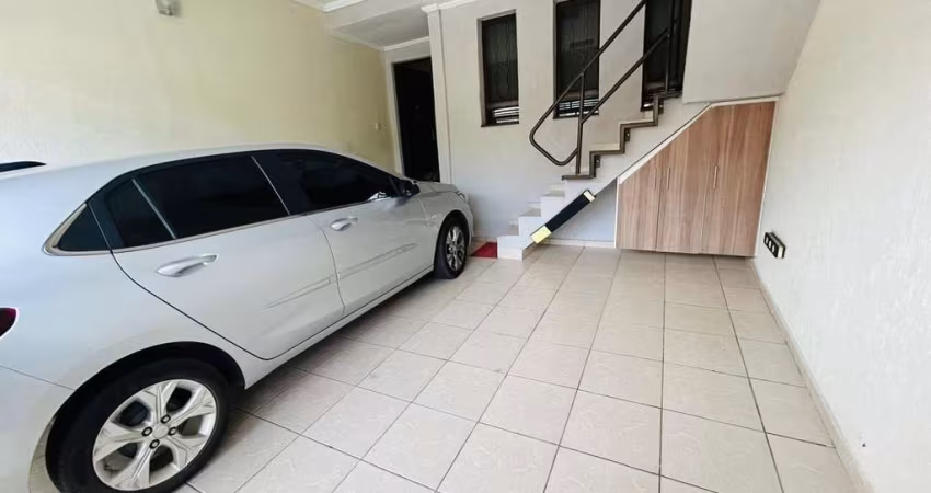 Casa para Venda em Mogi das Cruzes, Jardim Universo, 3 dormitórios, 3 suítes, 4 banheiros, 2 vagas