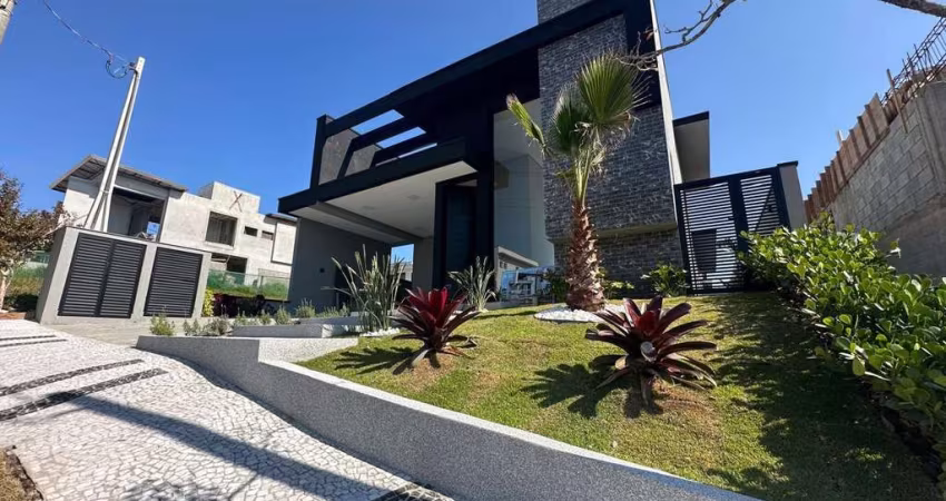 Casa alto padrão à venda no Condomínio Granja Anita em Mogi das Cruzes - SP.