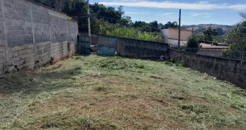 Terrenio à venda com leve aclive no Mogi Moderno em Mogi das Cruzes - SP