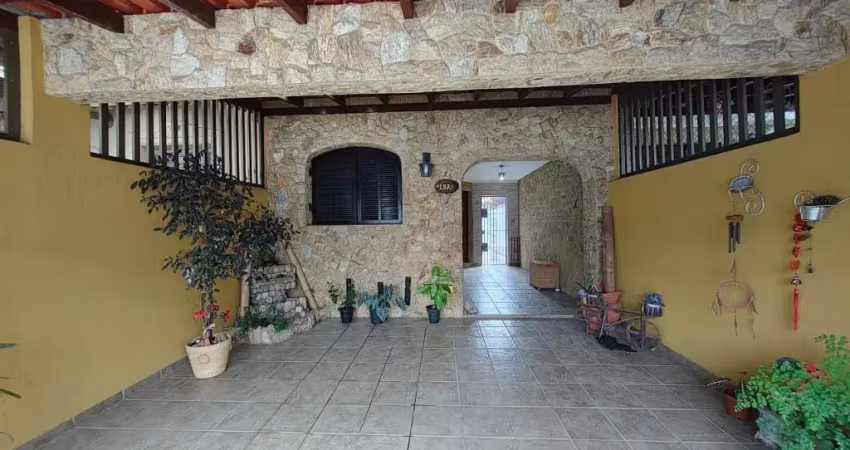 Casa térrea charmosa para locação em ótima localização!
