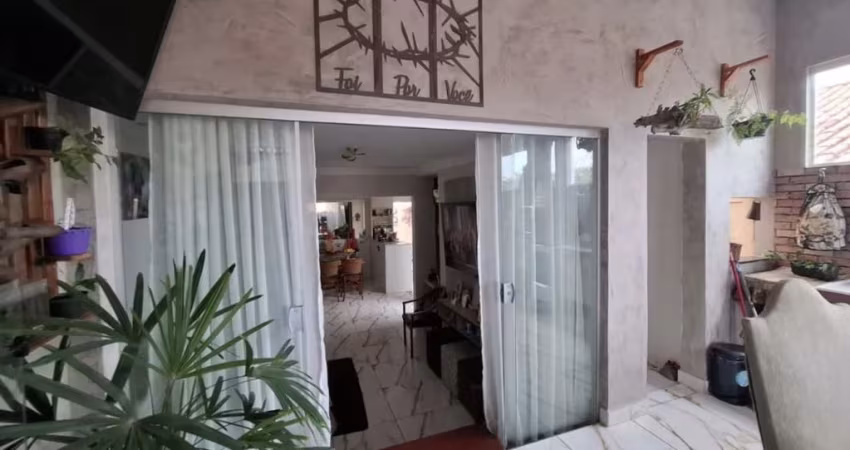 LINDA CASA REFORMADA - BOSQUE DOS EUCALIPTOS