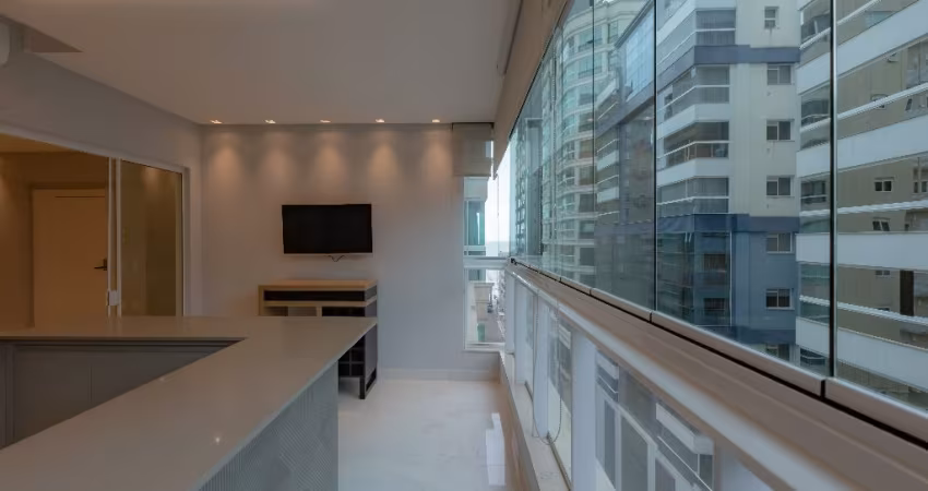 Apartamento Mobiliado e Equipado - 3 Suítes na Quadra do mar Meia Praia - Itapema/SC