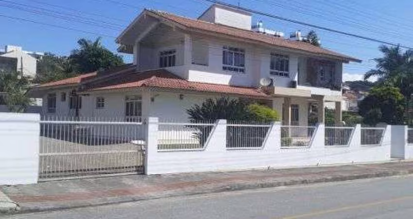 Casa com 4 quartos em São José - SC