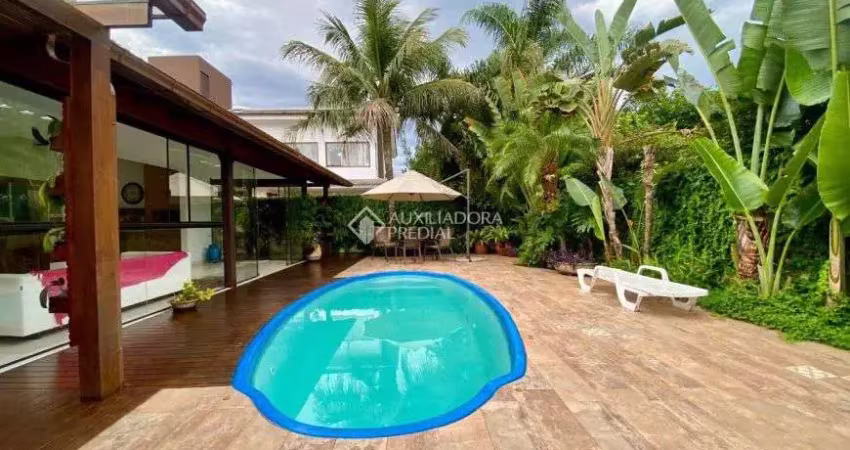 Casa à venda em Jurerê Internacional com 3 Suítes 320m²