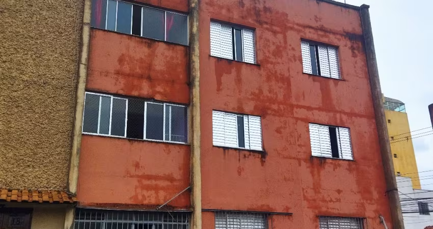 Apartamento com dois quartos e uma suíte