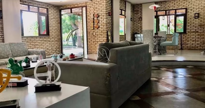 Belíssima chácara  com designs  modernos internamente