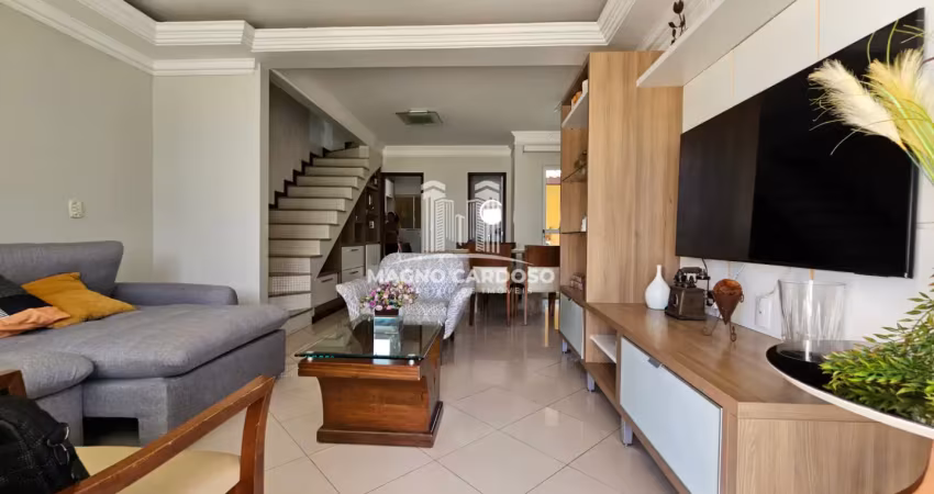 Casa dúplex à venda em condomínio fechado com lazer completo próximo à pelinca