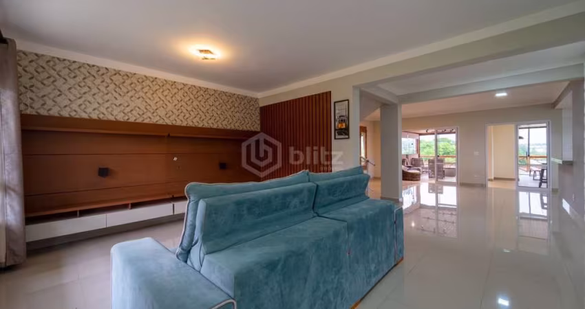 Casa no Condominío Quinta do Pinhal com 258m² e 3 Dormitórios - Cabreúva- SP