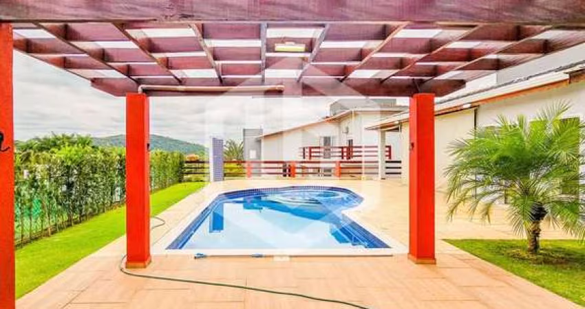 Casa no Residencial dos Lagos com 330m² e 3 Suítes - Itupeva