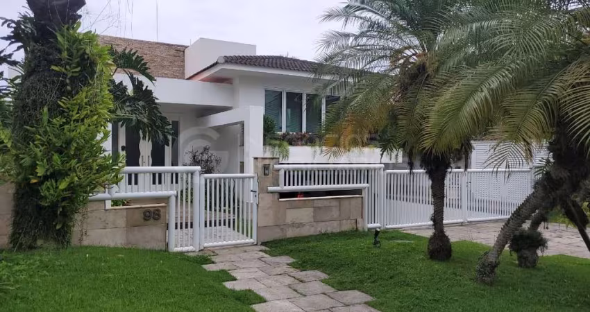 Casa em Condomínio para Venda em Rio de Janeiro, Barra da Tijuca, 6 dormitórios, 2 suítes, 5 banheiros, 4 vagas
