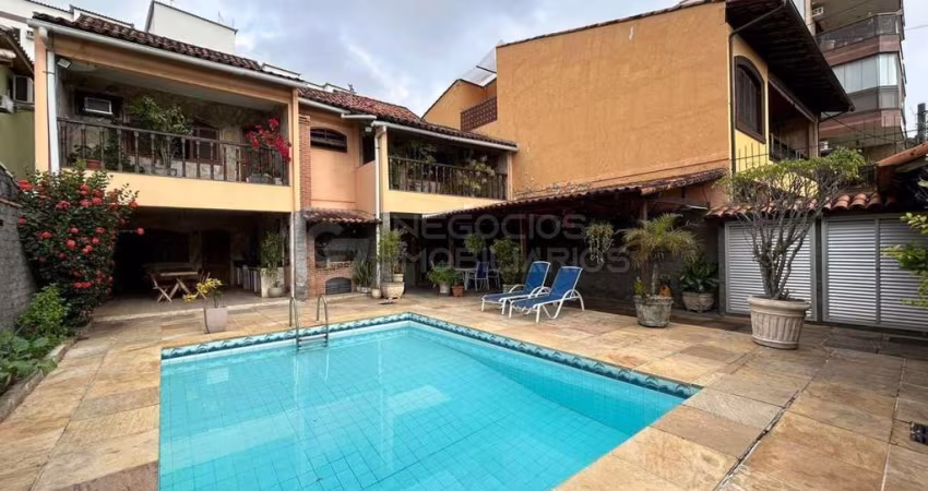 Casa em Condomínio para Venda em Rio de Janeiro, Freguesia (Jacarepaguá), 5 dormitórios, 4 suítes, 6 banheiros, 3 vagas