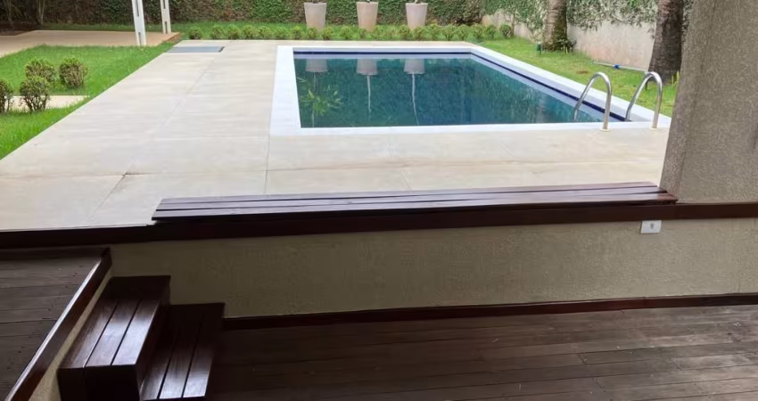 CASA REFORMADA MUITO BEM CONSERVADA