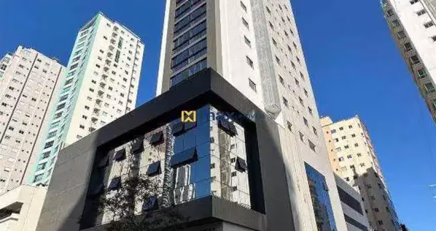 Amplo apartamento à venda, 2 suítes e 2 demi suítes à venda, Centro, Balneário Camboriú