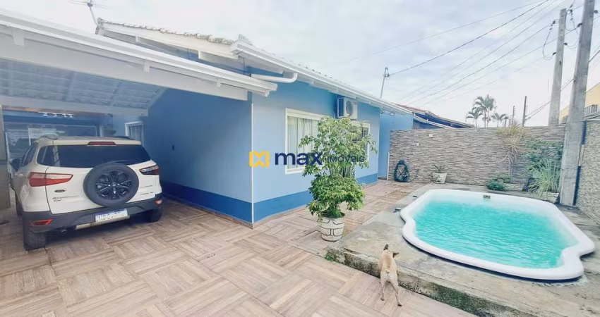 Ampla casa à venda com 5 quartos sendo 2 suítes no bairro Cordeiros em Itajaí
