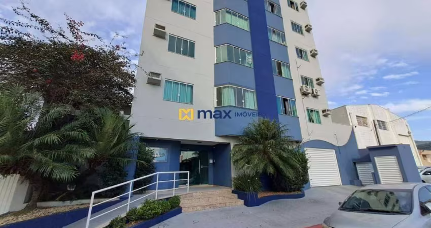 Apartamento semi mobiliado com 2 quartos sendo 1 suíte à venda no Dom Bosco em Itajaí