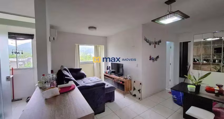 Apartamento semi mobiliado com 2 quartos à venda, Espinheiros, Itajaí