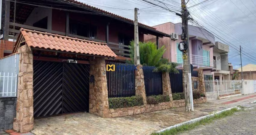 Casa ampla com 3 suítes e área de festas à venda, São Judas, Itajaí