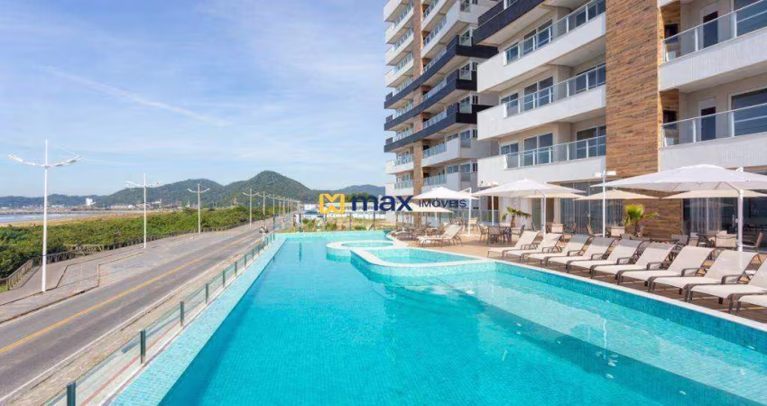 Venda Apartamento com 3 suítes. Bairro: São Pedro, Navegantes