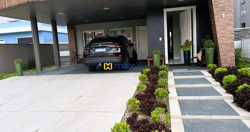 Excelente casa ampla, alto padrão com 4 quartos (1 suíte e 2 demi suítes), Santa Regina, Camboriú