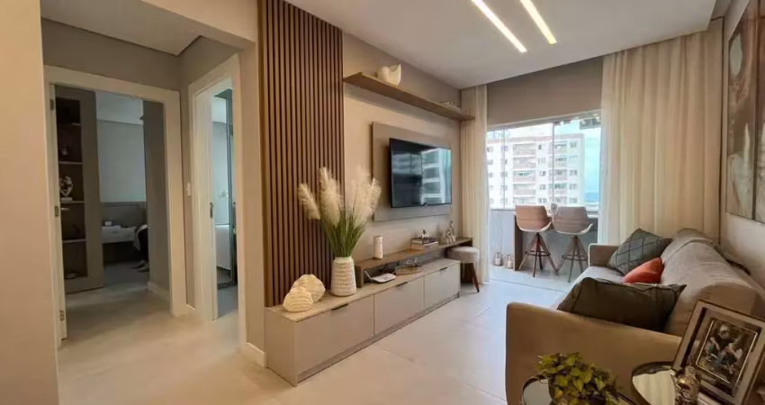 Venda apartamento reformado e mobiliado 2 quartos sendo 1 suíte - centro balneário camboriú