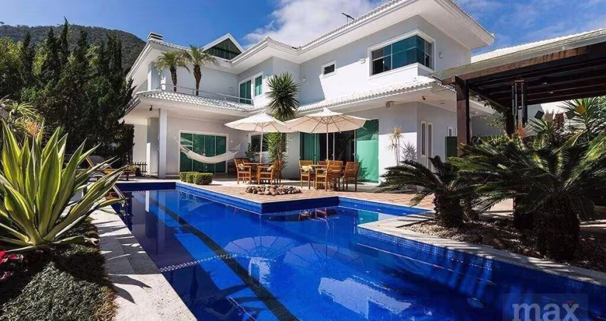 Linda casa alto padrão, 4 dormitíorios (3 suítes), Ressacada, Itajaí