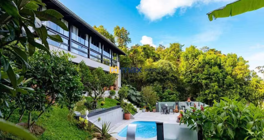 Excelente casa, alto padrão, 4 quartos (3 suítes) à venda, Fazenda, Itajaí