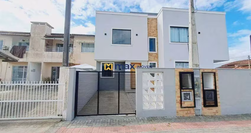 Excelente sobrado novo à venda, 2 dormitórios, Espinheiros, Itajaí