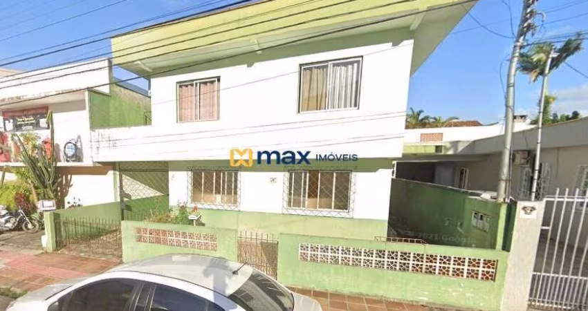 03 casas em terreno localizado em região comercial, Centro de Balneário Camboriú