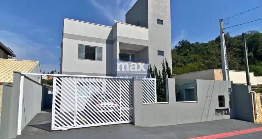 Prédio com 2 apartamentos e estrutura para ampliação. Ariribá, Baln. Camboriú