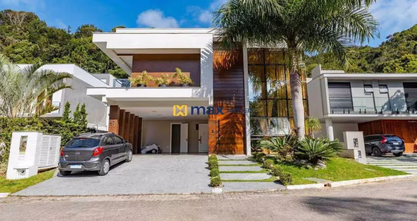 Belíssima casa de alto padrão com 1 suíte máster, 3 suítes e 2 quartos à venda, Fazenda, Itajaí