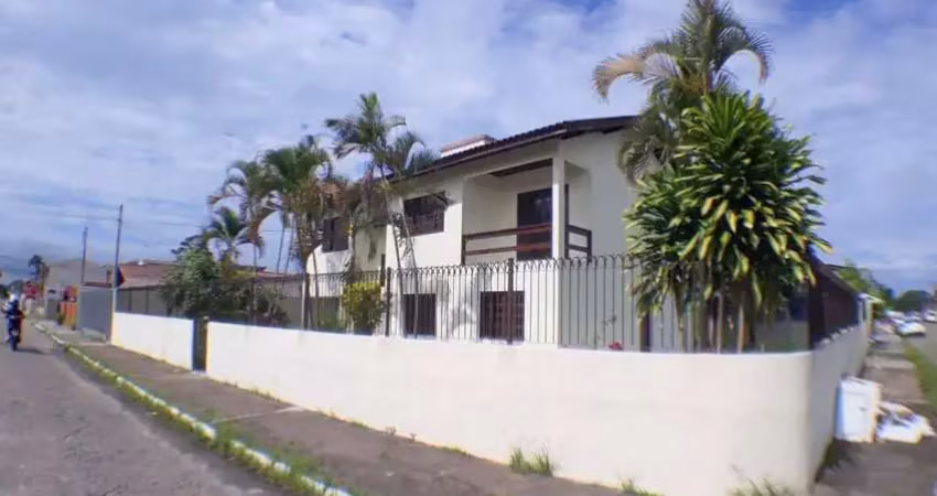 Ampla casa AVERBADA, 10 cômodos (1 suíte), São Vicente, Itajaí