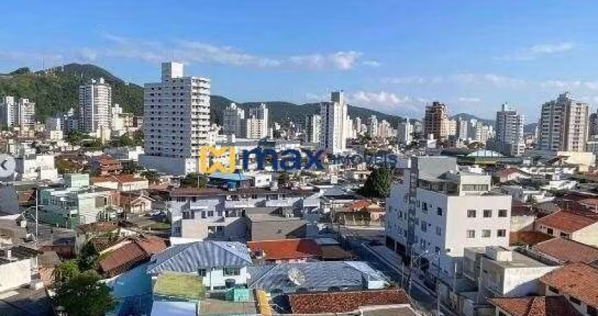 Apartamento semi mobiliado com 2 dormitórios (1 suíte), Centro, Itajaí