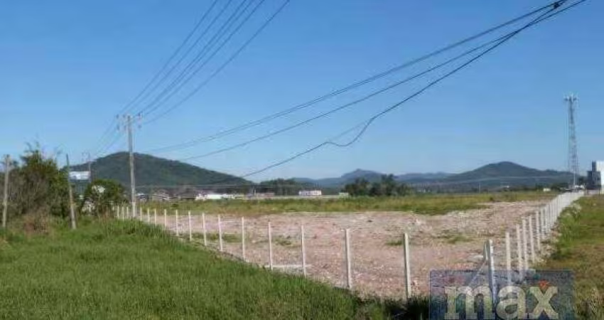 Venda: Terreno Comercial de frente para BR 101. Bairro Itaipava