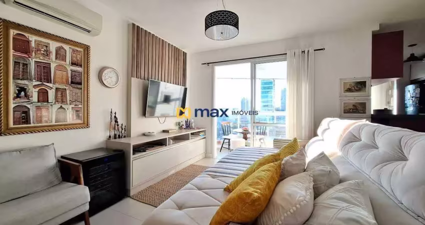 Apartamento semi mobiliado com 3 quartos (1 suíte) à venda no bairro centro em itajaí