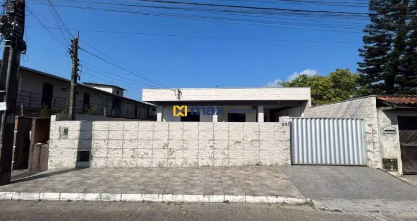 Venda: casa com 3 dormitórios (1 suíte) e 2 kitnets centro, navegantes