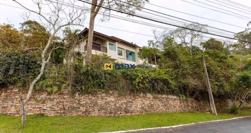 Casa ampla com 4 quartos (1 suíte) e linda vista à venda no bairro fazenda em itajaí