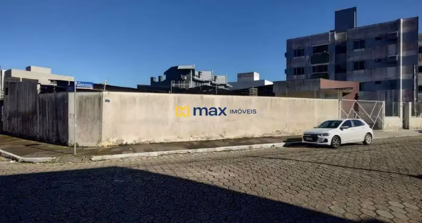 Terreno de esquina com 533 m² à venda no bairro carvalho em itajaí