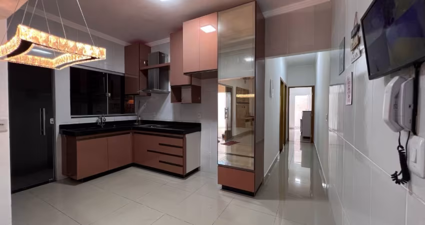 Casa com armários e piscina, 2 quartos no Setor Alice Barbosa