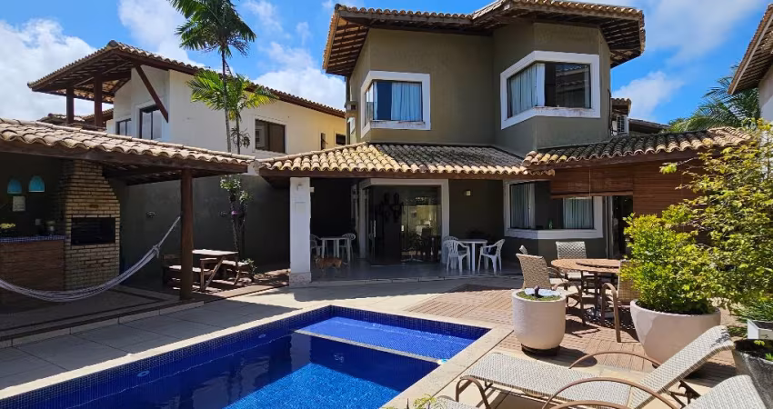 Casa Duplex- 4/4, sendo 3 suítes em Condomínio- Lauro de Freitas