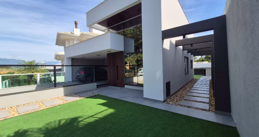 Casa a venda no Pedra Branca com vista incrível , piscina, varanda gourmet e alto padrão de acabamento