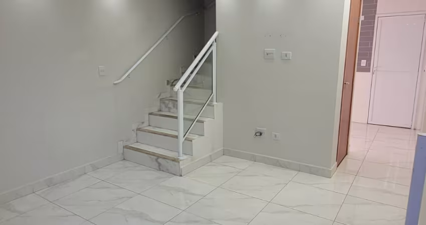 Linda Casa em Condomínio com Quintal – A 1 Quadra da Praia!