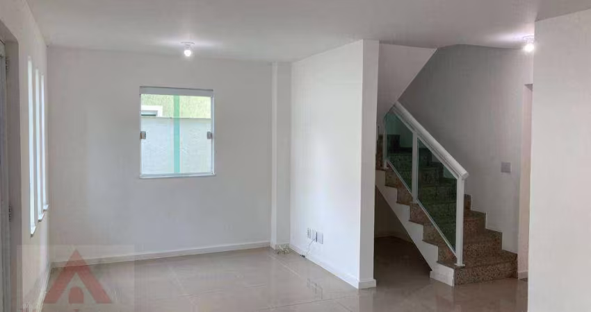 Linda Casa Duplex em Condomínio para Aluguel em Mata Paca - Niterói/RJ | 3 Quartos (1 Suíte), Escritório, Vaga e Área de Lazer