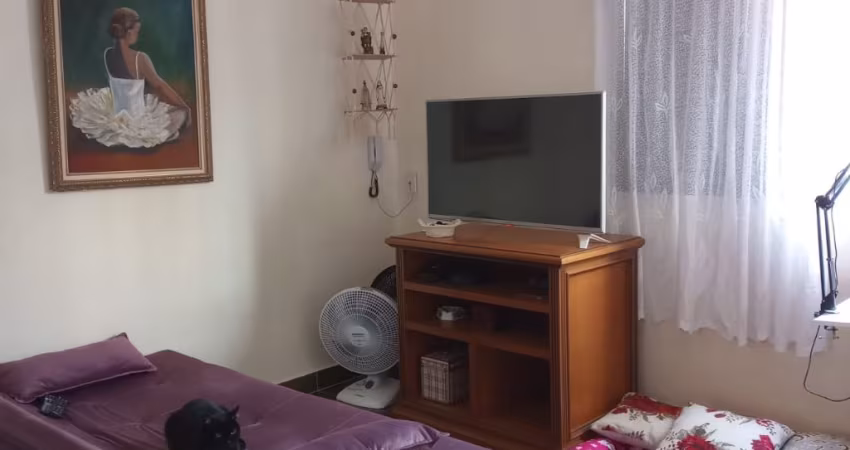 Quitinete na Guilhermina, ótimo preço.