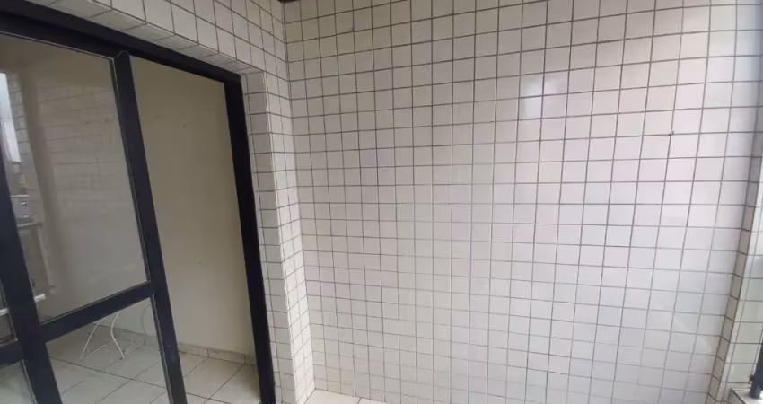 Espaçoso dois dormitórios na Guilhermina