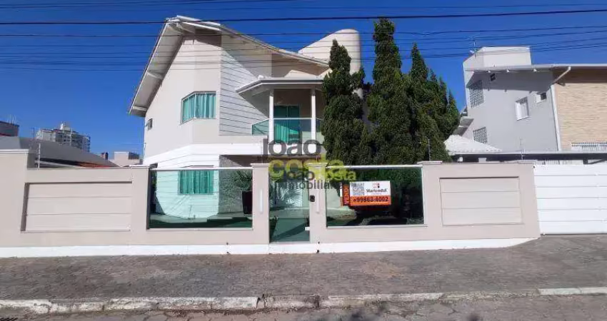 Casa com 3 dormitórios à venda, 480 m² por R$ 2.500.000,00 - Centro - Palhoça/SC