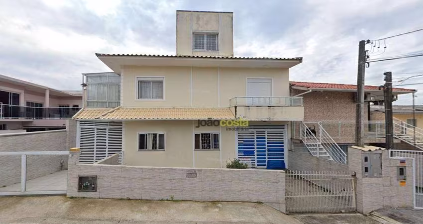 Casa com 7 dormitórios à venda, 331 m² por R$ 795.000,00 - Serraria - São José/SC